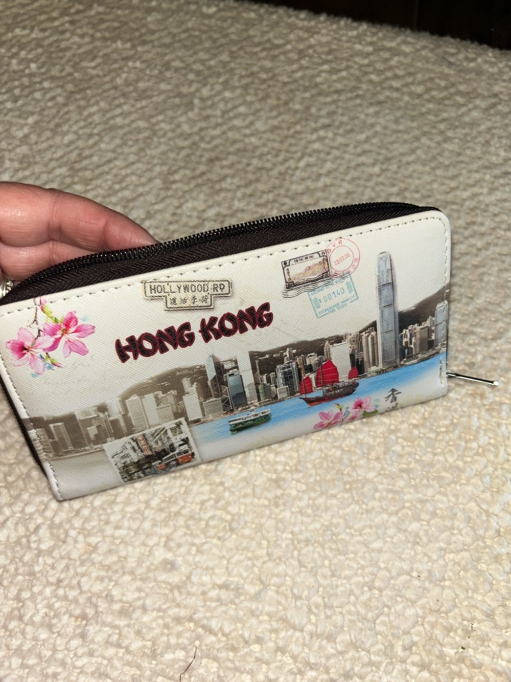 NWOT Hong Kong Print Zip Wallet - Cream and Blue